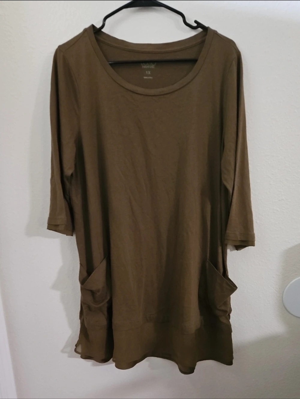 LOGO by Lori Goldstein 1X Olive Green Tunic - Pockets & 3/4 Sleeves - Lagenlook